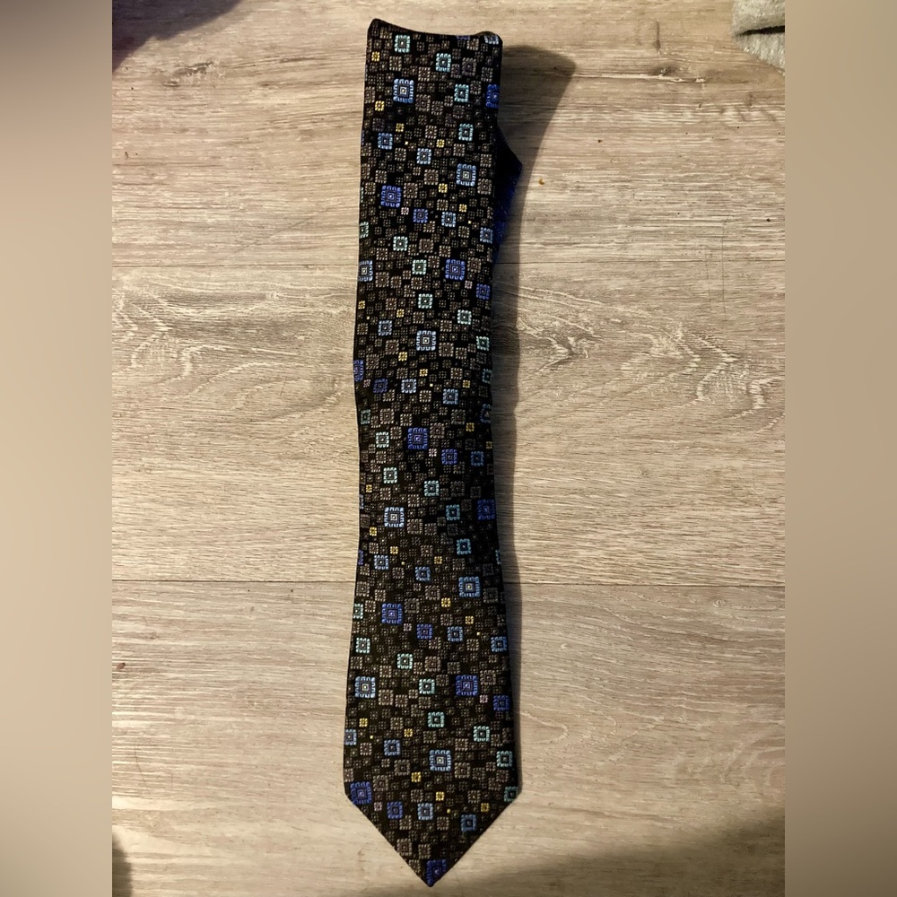 Robert Graham Black and Blue Geometric Silk Tie